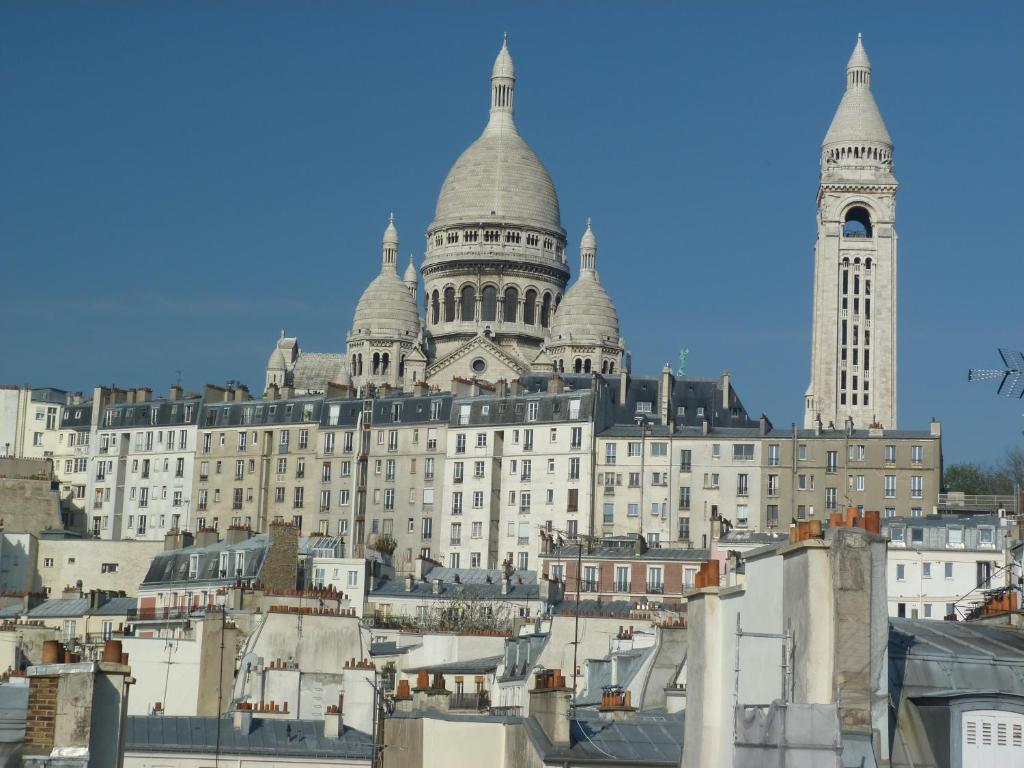 Studio with View of Sacre Coeur Montmartre