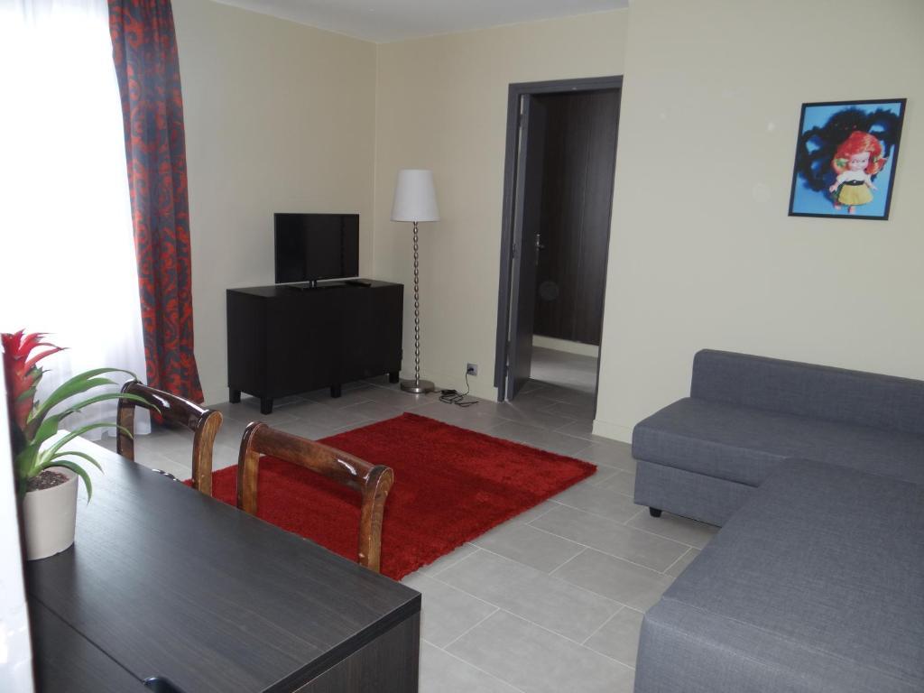 Studio (4 Adults)